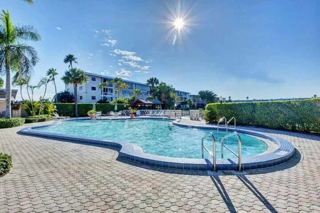 2566 S Garden Drive S Lake Worth FL 33461
