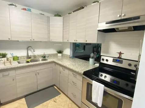 2566 S Garden Drive S Lake Worth FL 33461