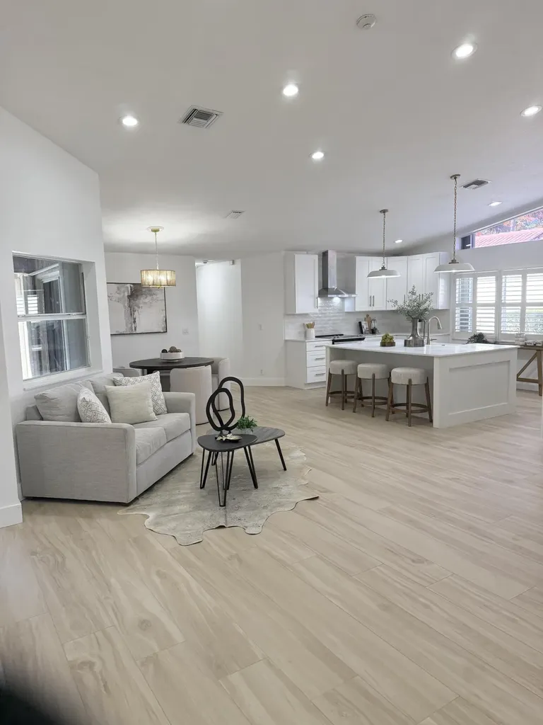 921 Lakewood Court Weston FL 33326