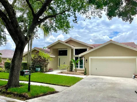 921 Lakewood Court Weston FL 33326