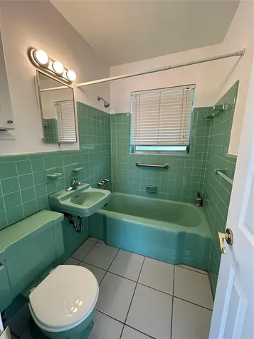 77 Hendricks Isle Fort Lauderdale FL 33301
