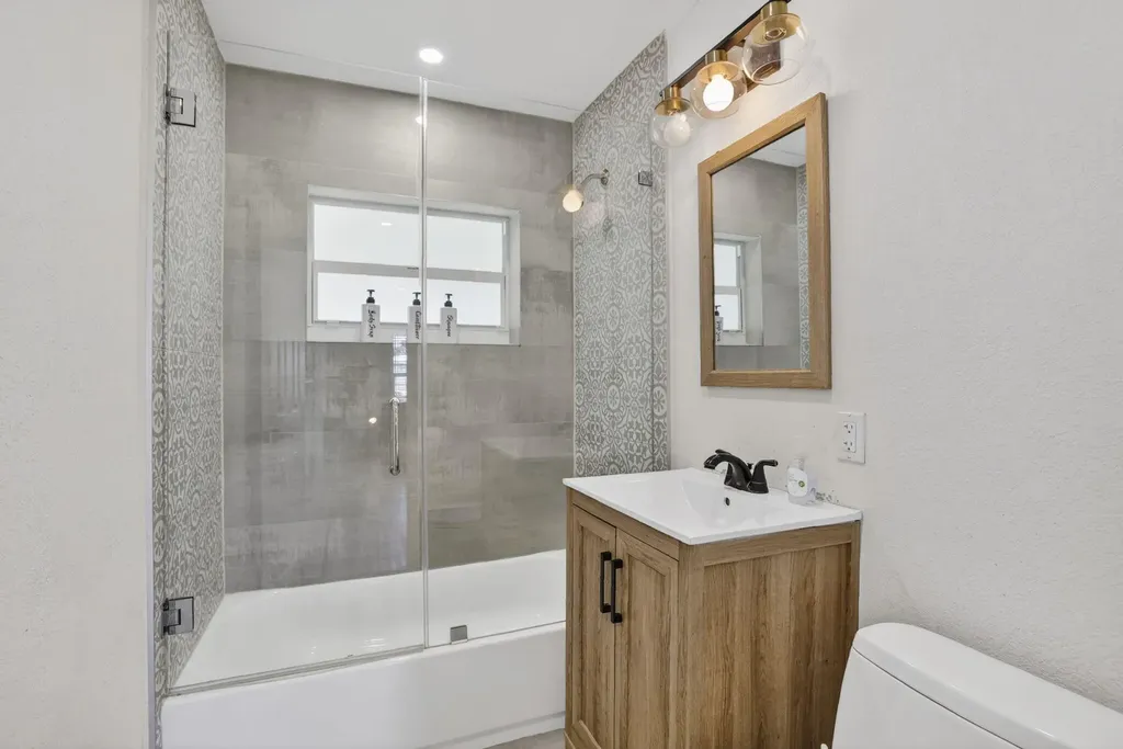 4601 NE 4th Avenue Fort Lauderdale FL 33334