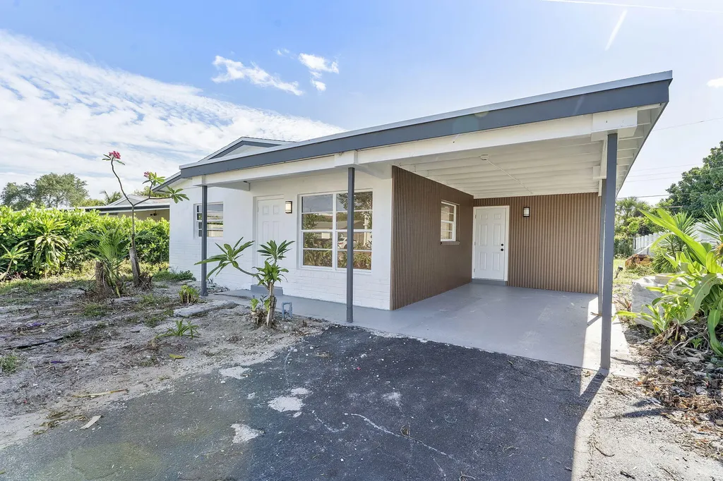 481 NW 2nd Terrace Deerfield Beach FL 33441