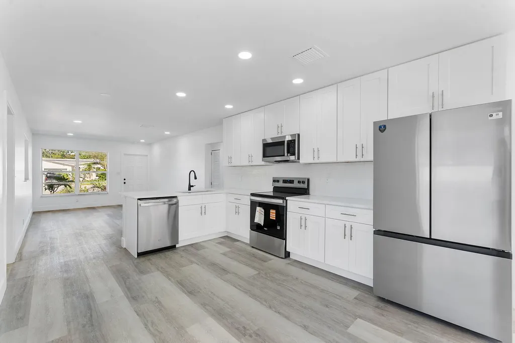481 NW 2nd Terrace Deerfield Beach FL 33441