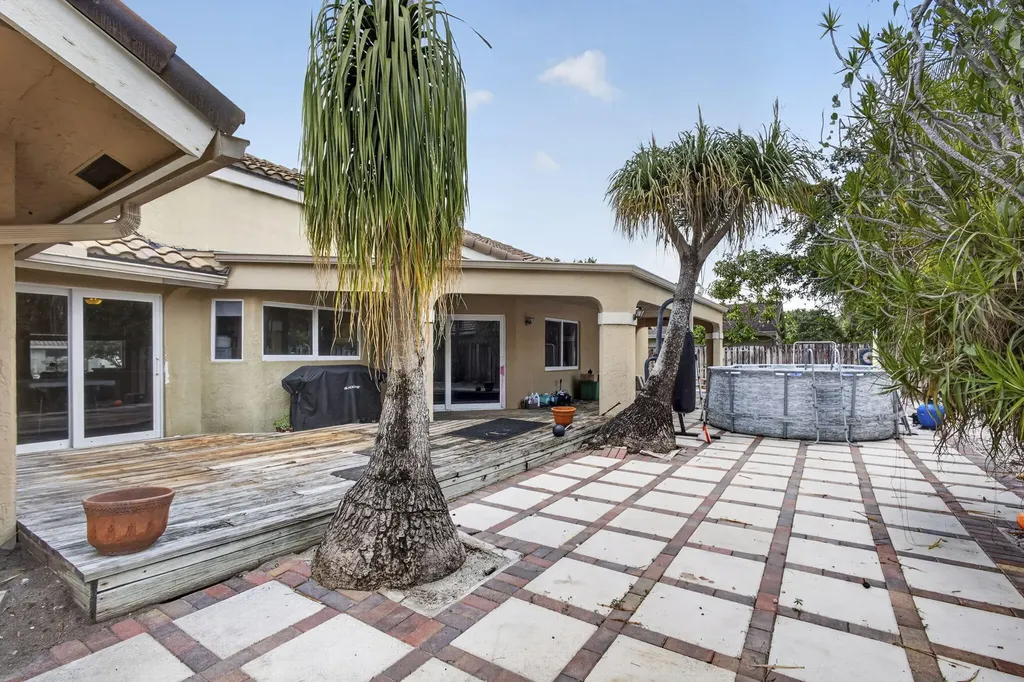 2171 Amesbury Circle Wellington FL 33414