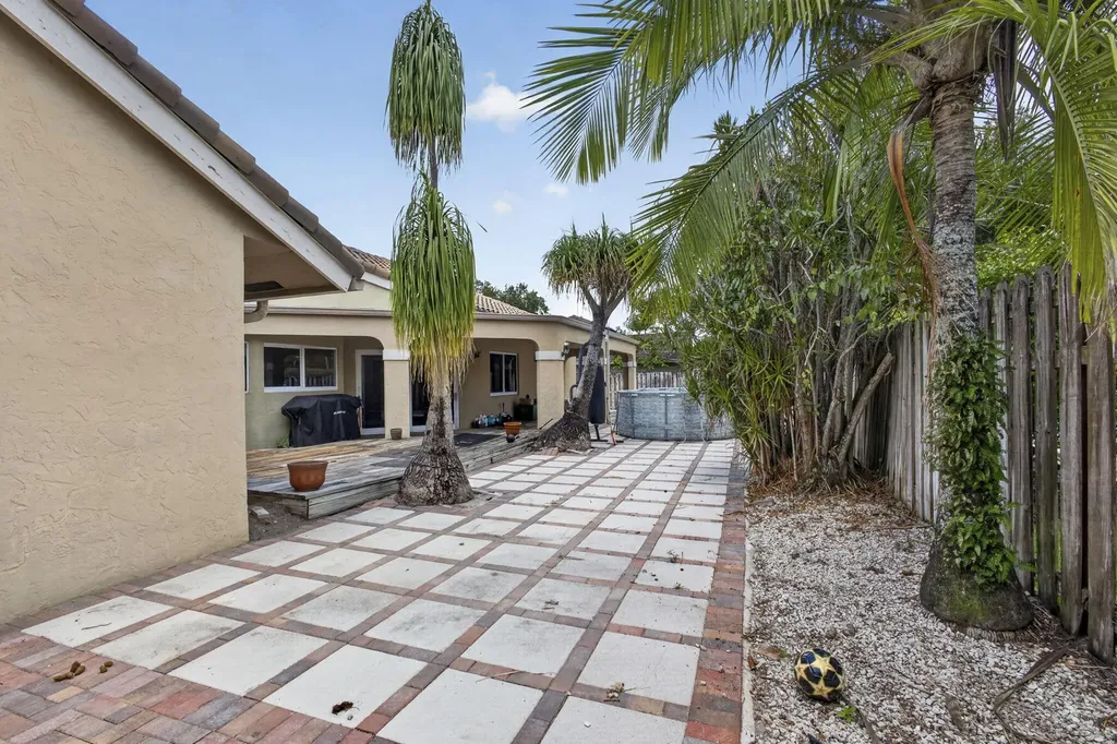 2171 Amesbury Circle Wellington FL 33414
