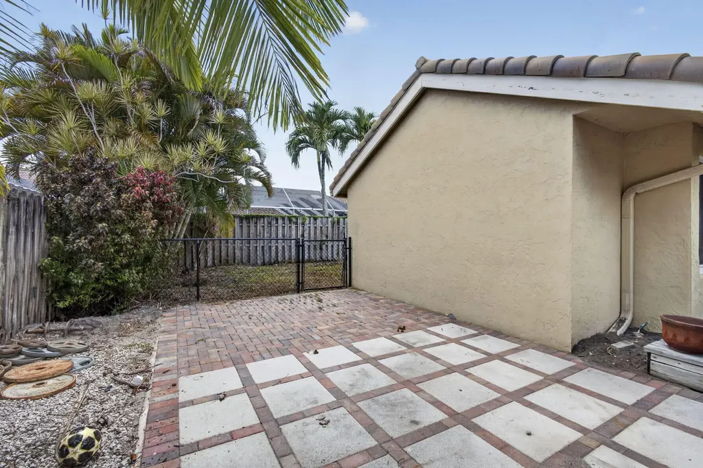 2171 Amesbury Circle Wellington FL 33414