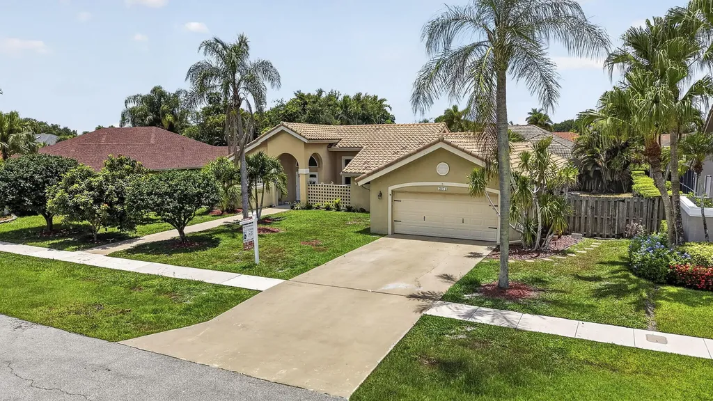 2171 Amesbury Circle Wellington FL 33414