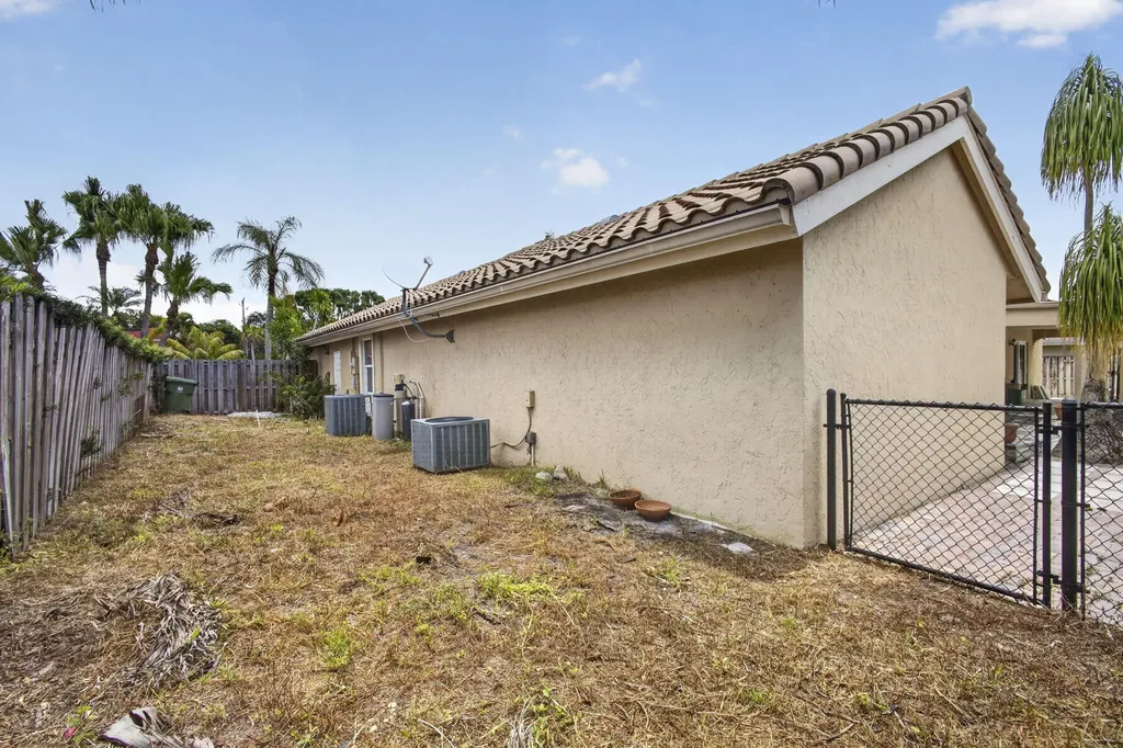 2171 Amesbury Circle Wellington FL 33414