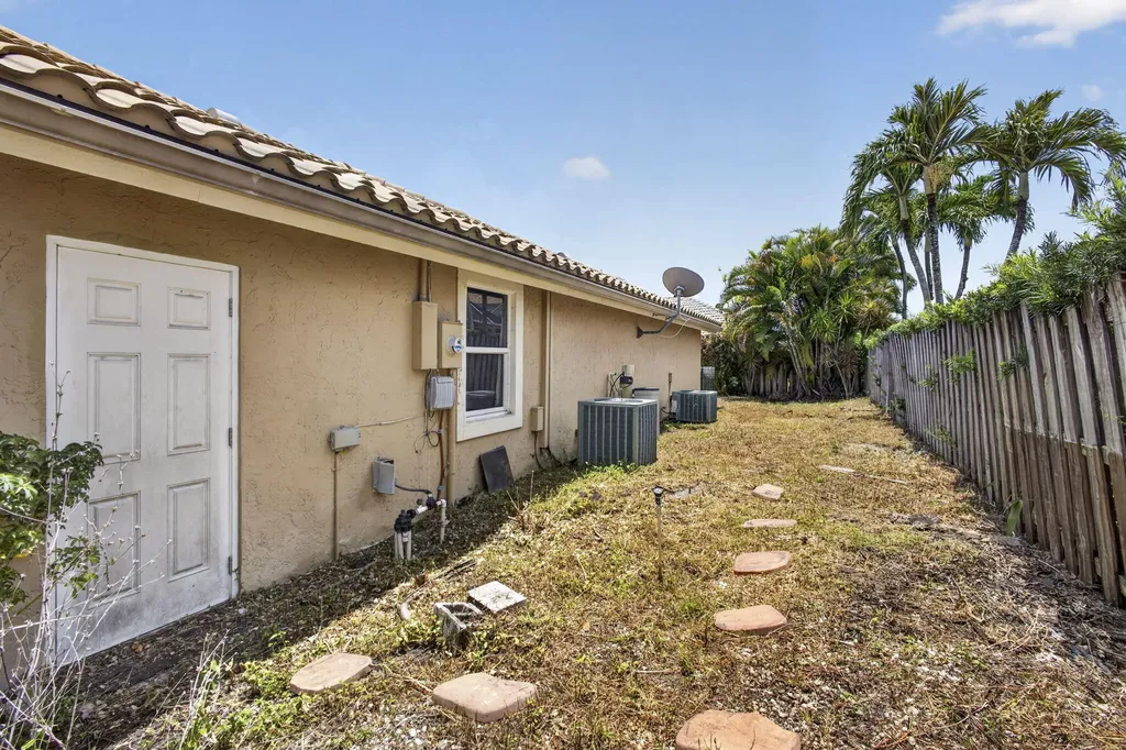 2171 Amesbury Circle Wellington FL 33414