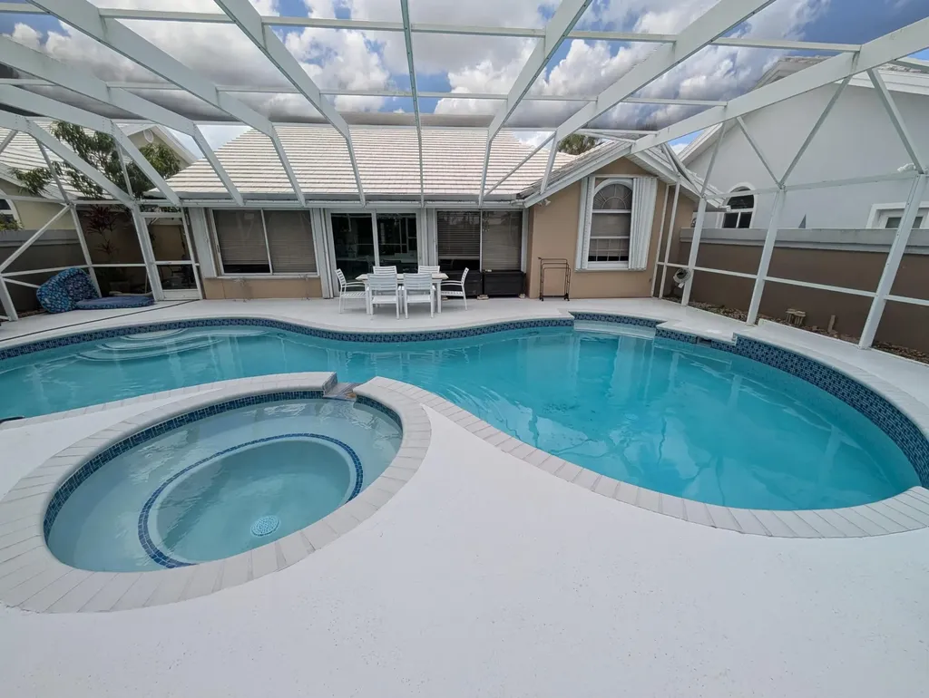 2354 Saratoga Bay Drive West Palm Beach FL 33409