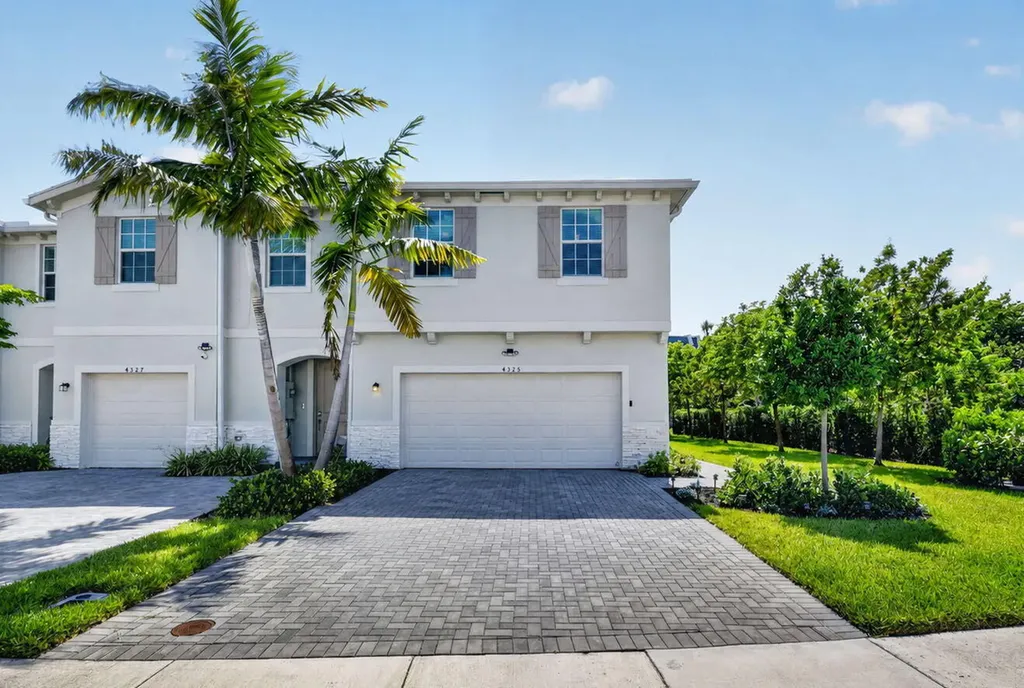 4325 Pond Lily Lane Lake Worth FL 33467