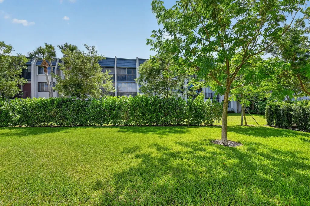 4325 Pond Lily Lane Lake Worth FL 33467