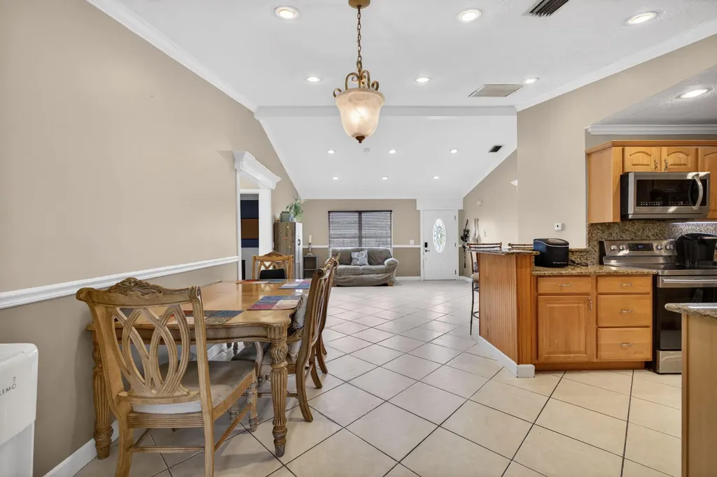 1314 SW Bellevue Avenue Port St Lucie FL 34953