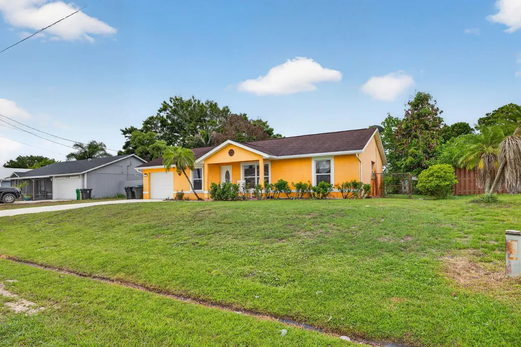 1314 SW Bellevue Avenue Port St Lucie FL 34953