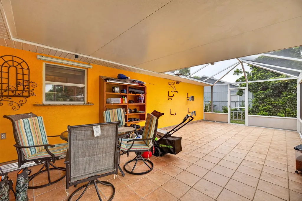 1314 SW Bellevue Avenue Port St Lucie FL 34953
