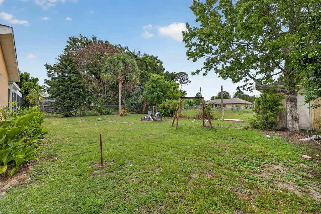 1314 SW Bellevue Avenue Port St Lucie FL 34953