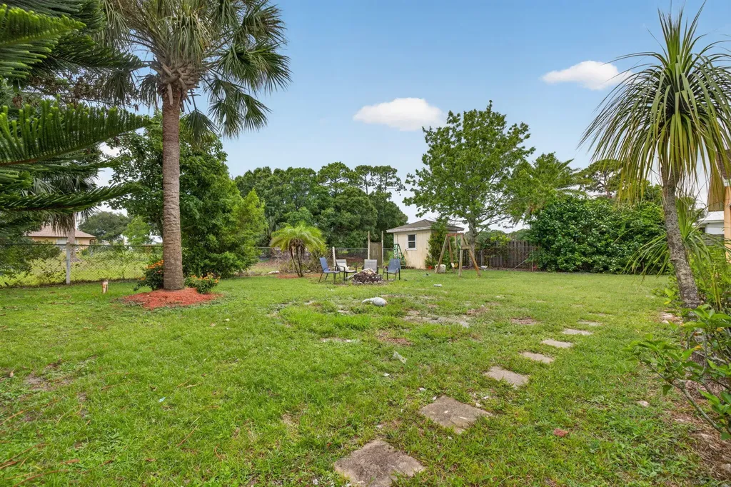 1314 SW Bellevue Avenue Port St Lucie FL 34953
