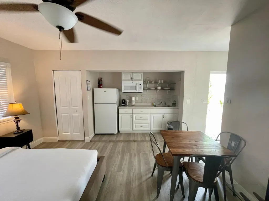 828 NE 17th Avenue Fort Lauderdale FL 33304