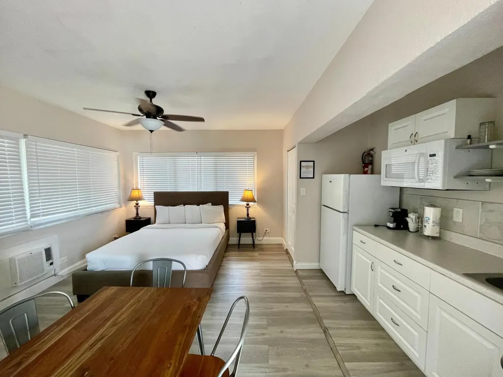 828 NE 17th Avenue Fort Lauderdale FL 33304