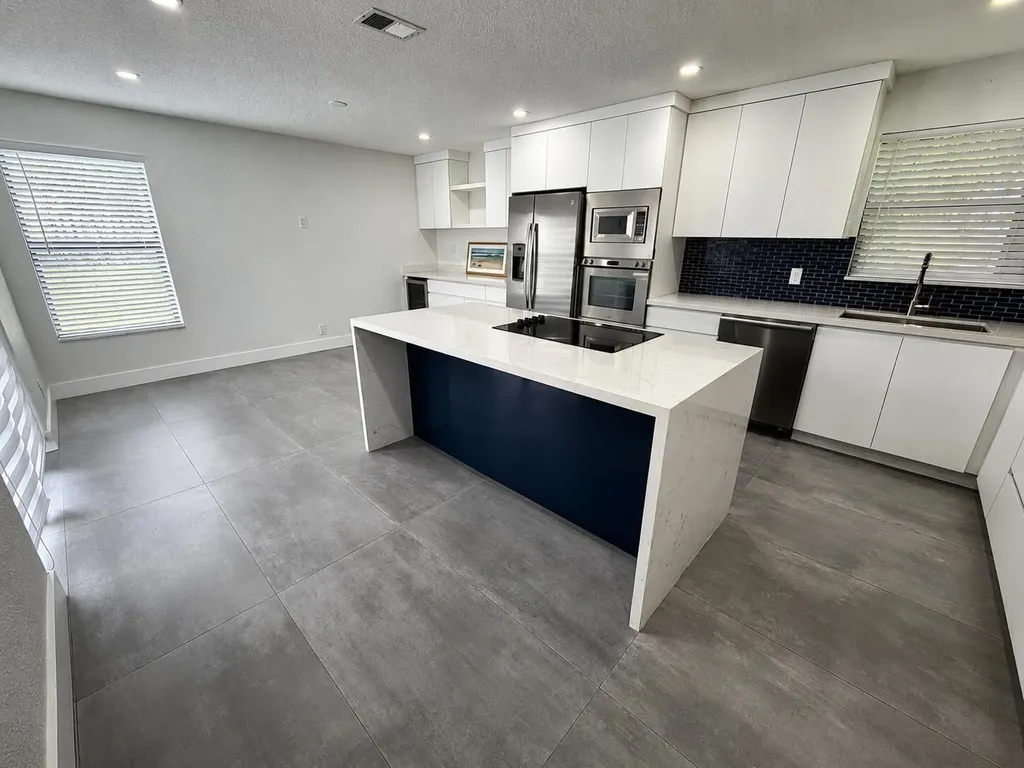 4683 NW 99th Terrace Sunrise FL 33351