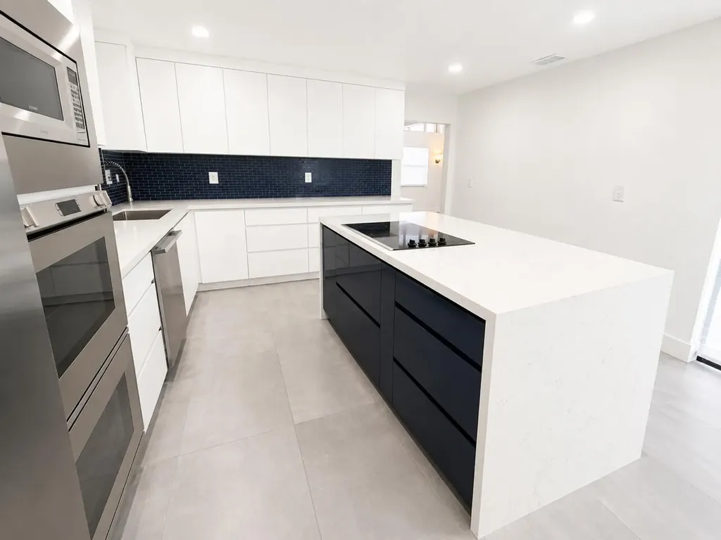 4683 NW 99th Terrace Sunrise FL 33351