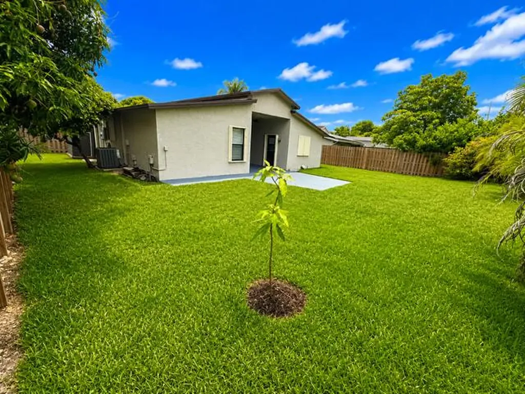 4683 NW 99th Terrace Sunrise FL 33351