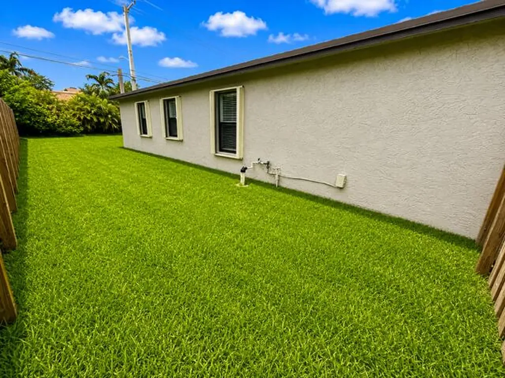 4683 NW 99th Terrace Sunrise FL 33351
