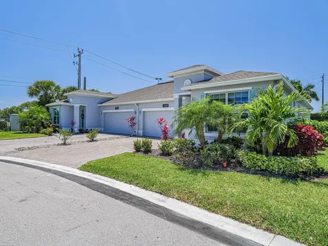 2529 Bella Vista Circle Vero Beach FL 32966