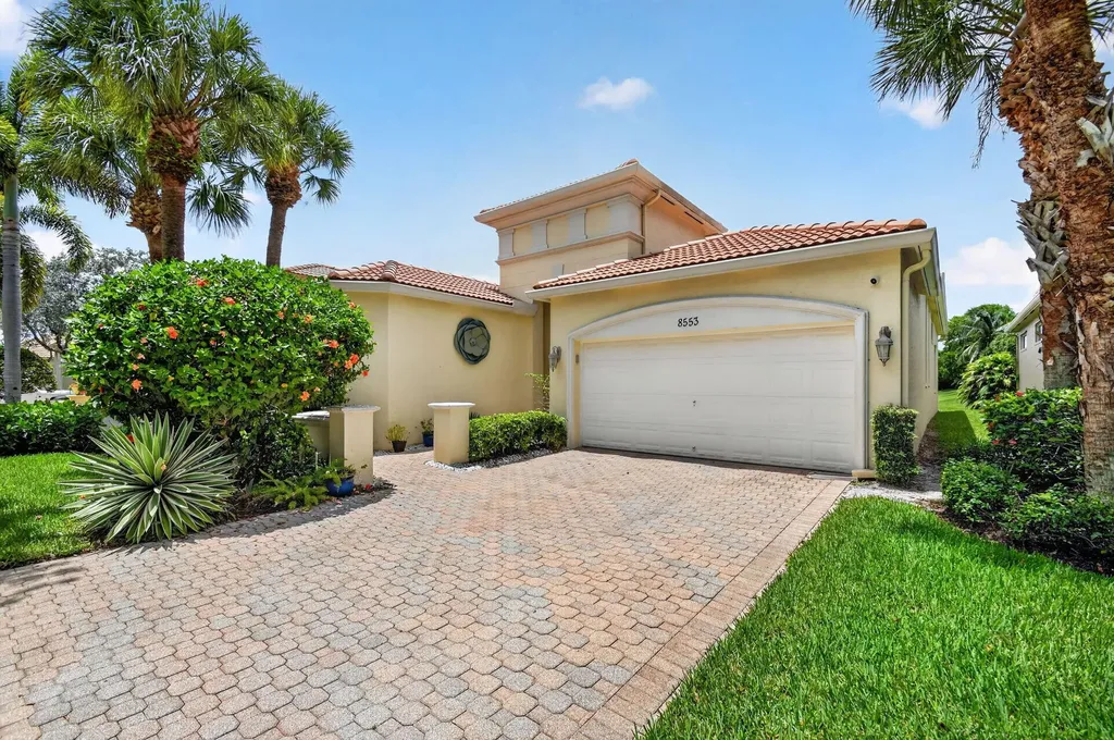 8553 E Via Grande E Wellington FL 33411