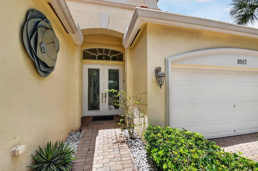 8553 E Via Grande E Wellington FL 33411