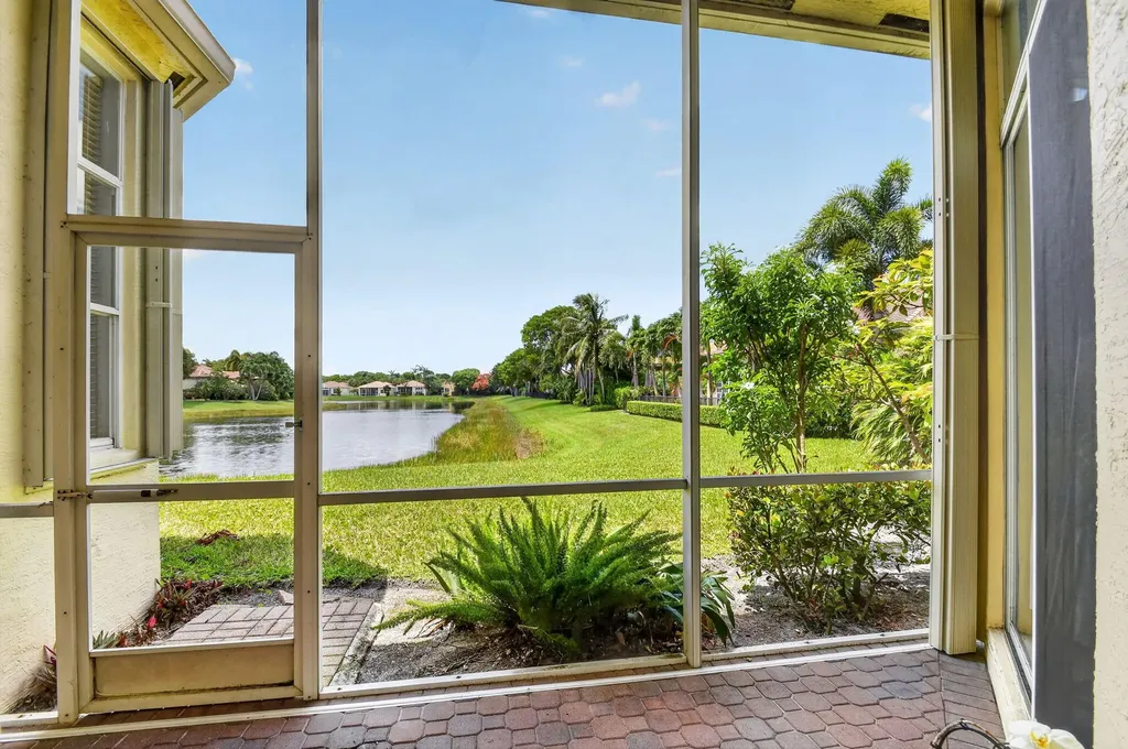 8553 E Via Grande E Wellington FL 33411