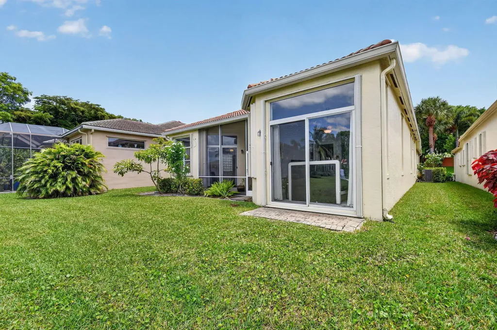 8553 E Via Grande E Wellington FL 33411
