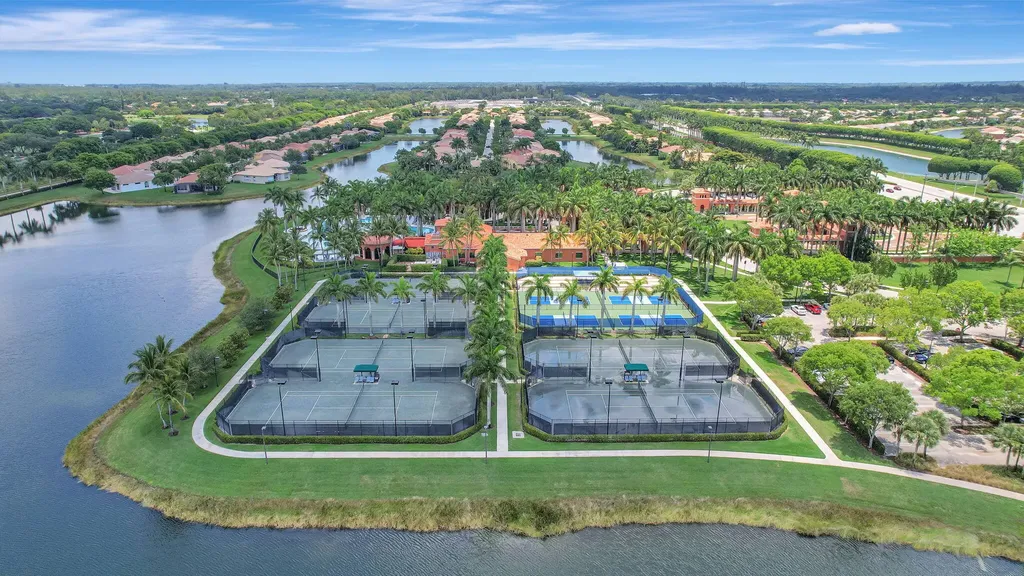 8553 E Via Grande E Wellington FL 33411