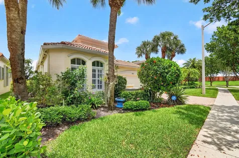 8553 E Via Grande E Wellington FL 33411