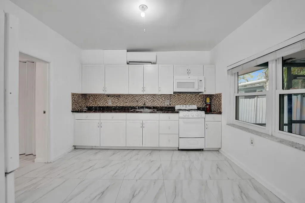 816 SE 12th Street Fort Lauderdale FL 33316
