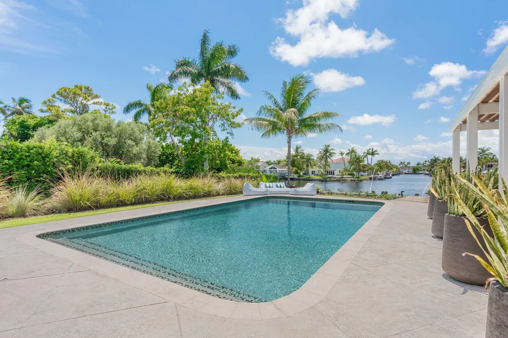 1425 Middle River Drive Fort Lauderdale FL 33304