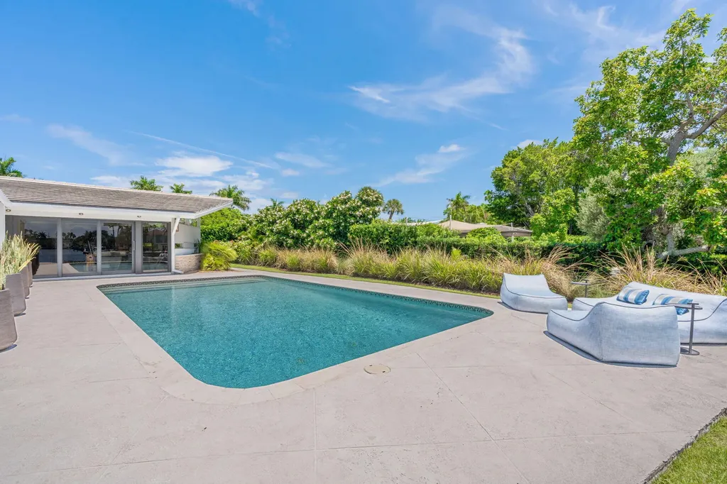 1425 Middle River Drive Fort Lauderdale FL 33304
