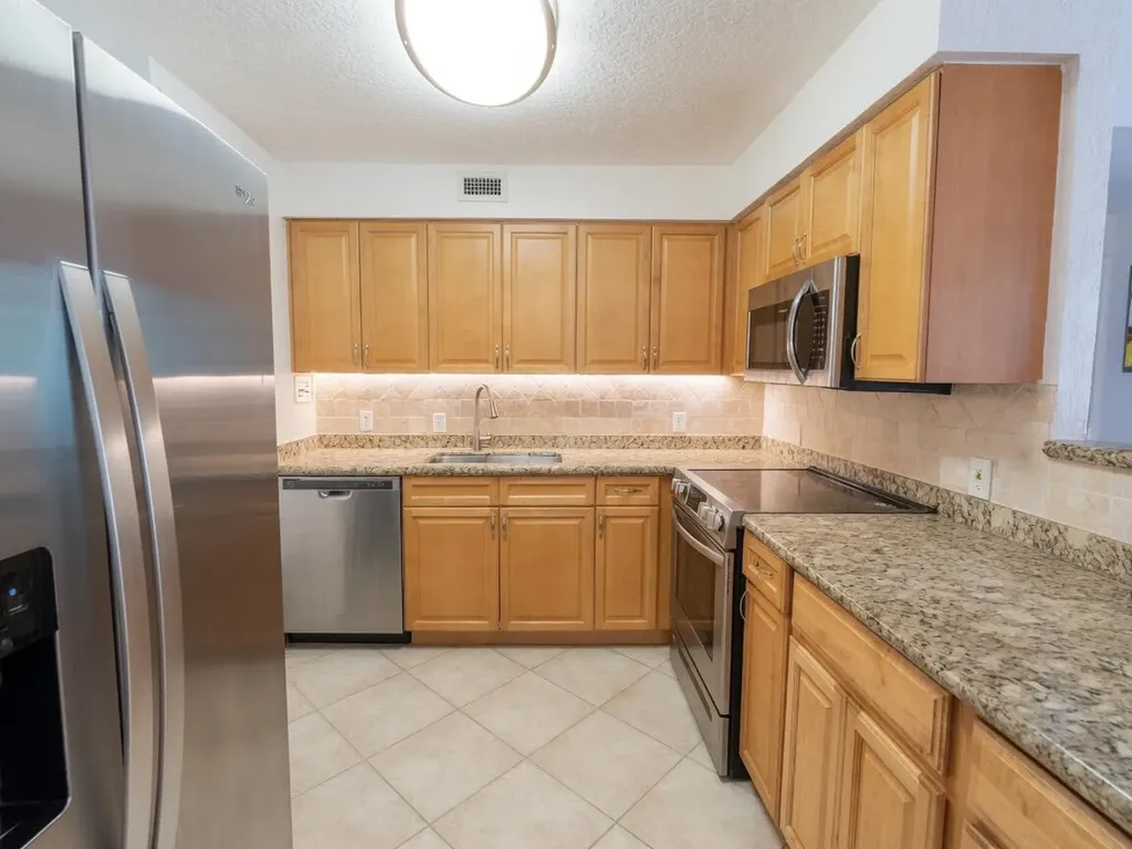 1000 Spanish River Road Boca Raton FL 33432