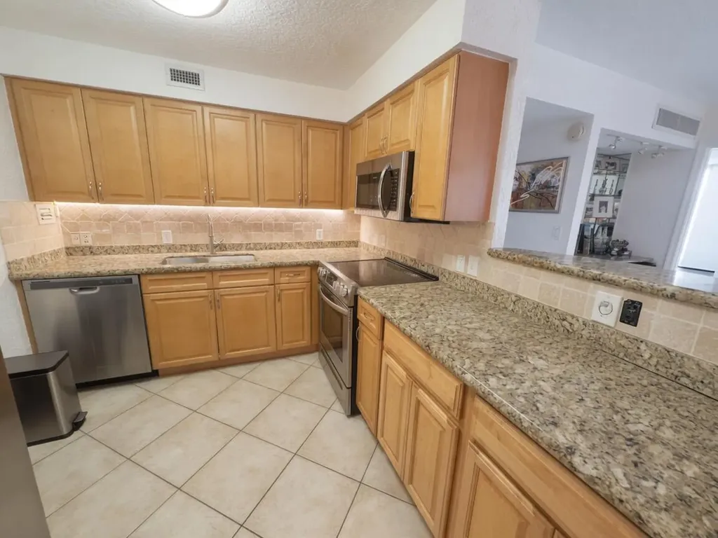 1000 Spanish River Road Boca Raton FL 33432