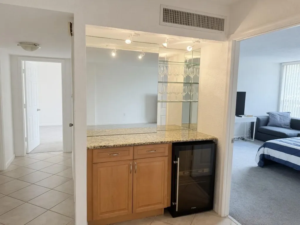 1000 Spanish River Road Boca Raton FL 33432