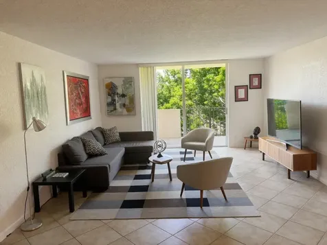 1000 Spanish River Road Boca Raton FL 33432