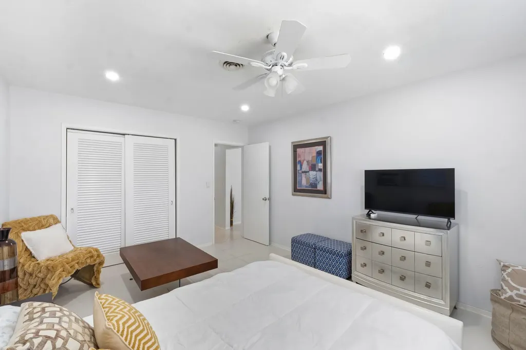 23 NE 19th Avenue Pompano Beach FL 33060