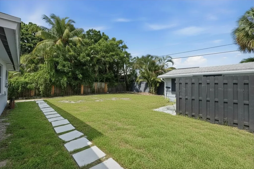 23 NE 19th Avenue Pompano Beach FL 33060