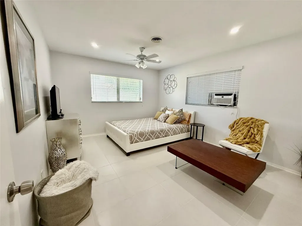23 NE 19th Avenue Pompano Beach FL 33060
