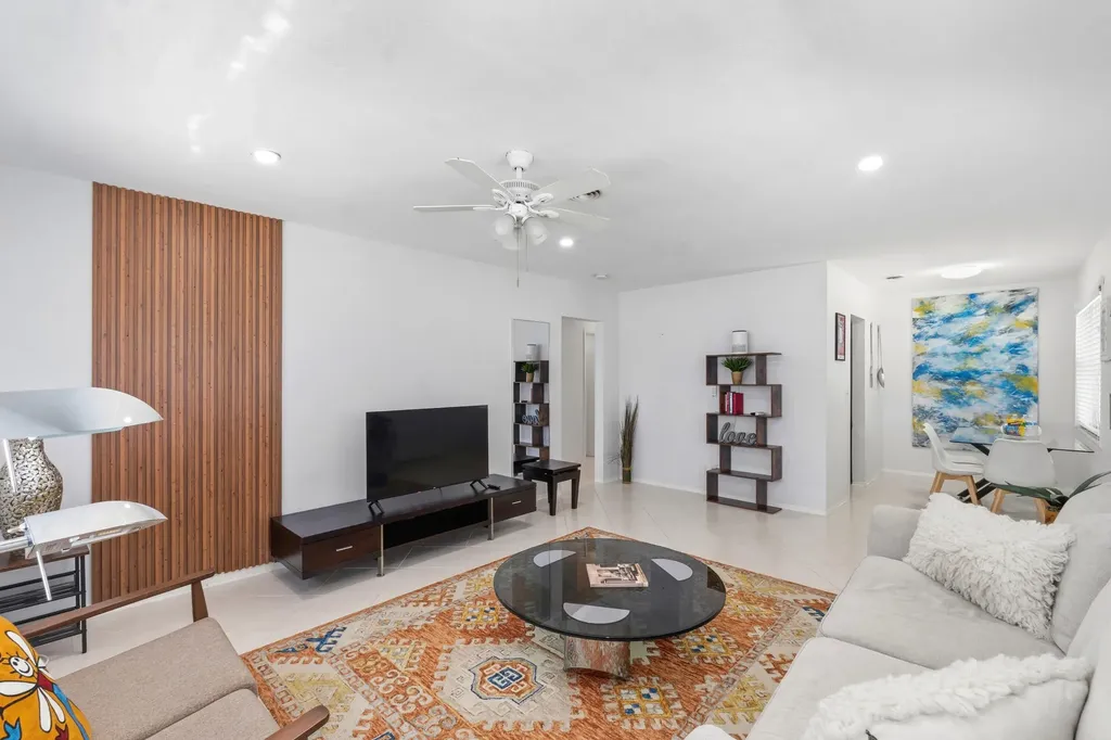 23 NE 19th Avenue Pompano Beach FL 33060