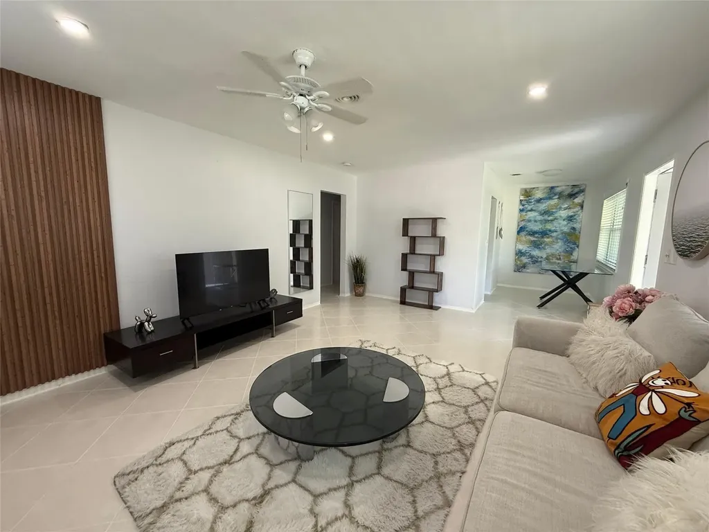 23 NE 19th Avenue Pompano Beach FL 33060