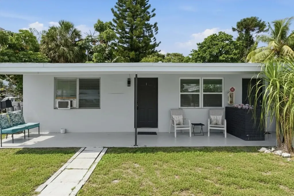 23 NE 19th Avenue Pompano Beach FL 33060