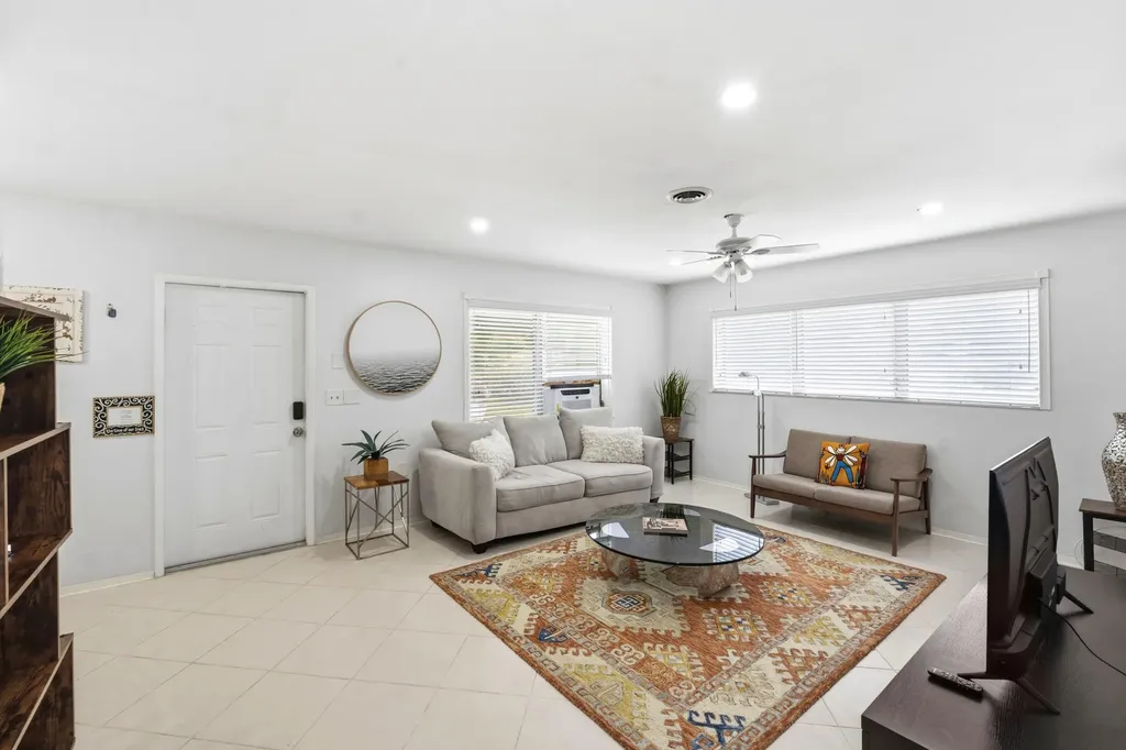 23 NE 19th Avenue Pompano Beach FL 33060