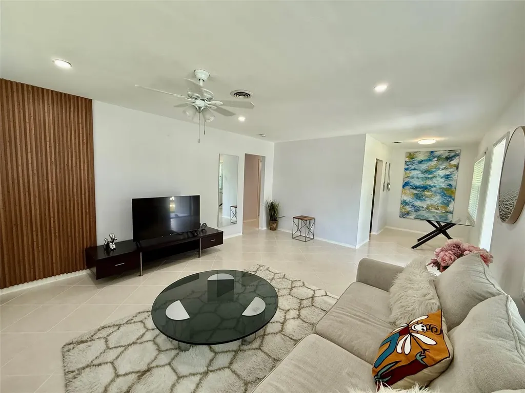 23 NE 19th Avenue Pompano Beach FL 33060